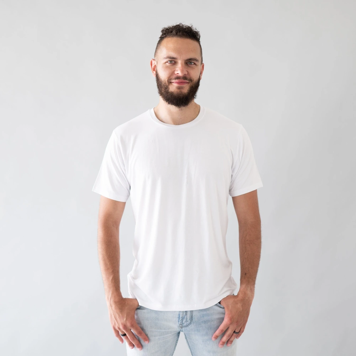 Men's Crew Neck Tee In Snow 6 Men's Crew Neck Tee In Snow - Image 4