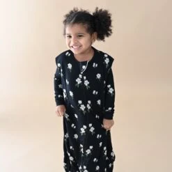 Sleep Bag Walker In Small Midnight Magnolia 1.0 -Kyte Baby kyte baby sleep bag walker sleep bag walker in small midnight magnolia 1 0 31774756667503