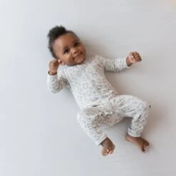 Romper In Oat Leopard -Kyte Baby kyte baby snap romper romper in oat leopard 32329608626287