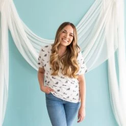 Women’s Relaxed Fit V-Neck In Raccoon